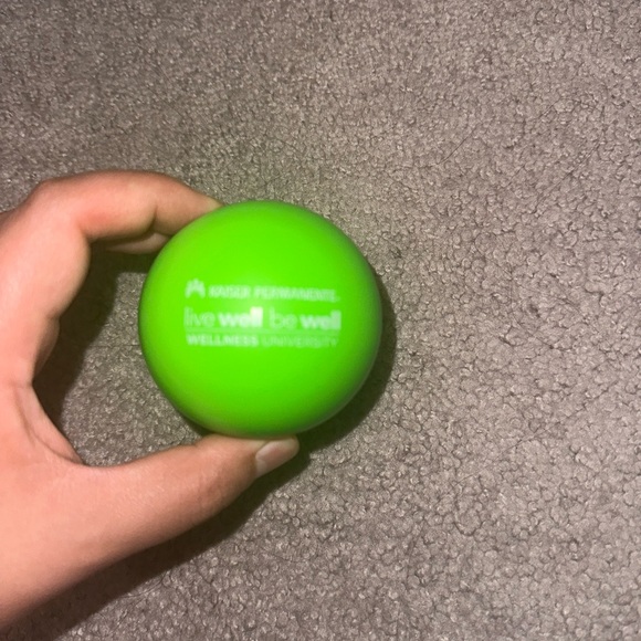 Small green stress ball  🏀 squishy - Picture 1 of 3